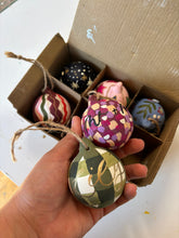 Load image into Gallery viewer, Sip &amp; Paint | Personalised Bauble Painting - Thur 5th Dec @ The Lane, Deal
