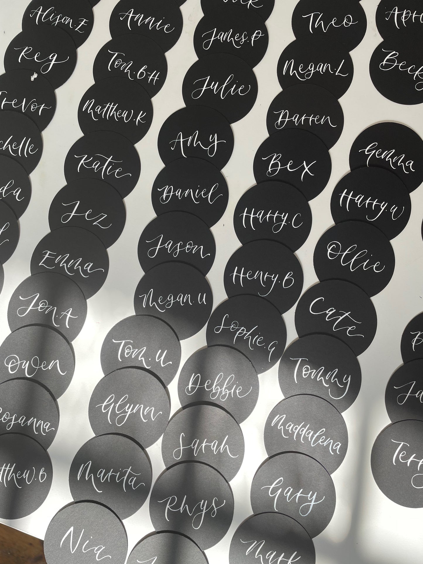 Black Circle Place Cards